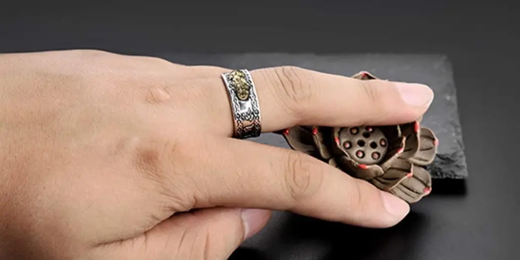 Correct method to wear the Pixiu ring
